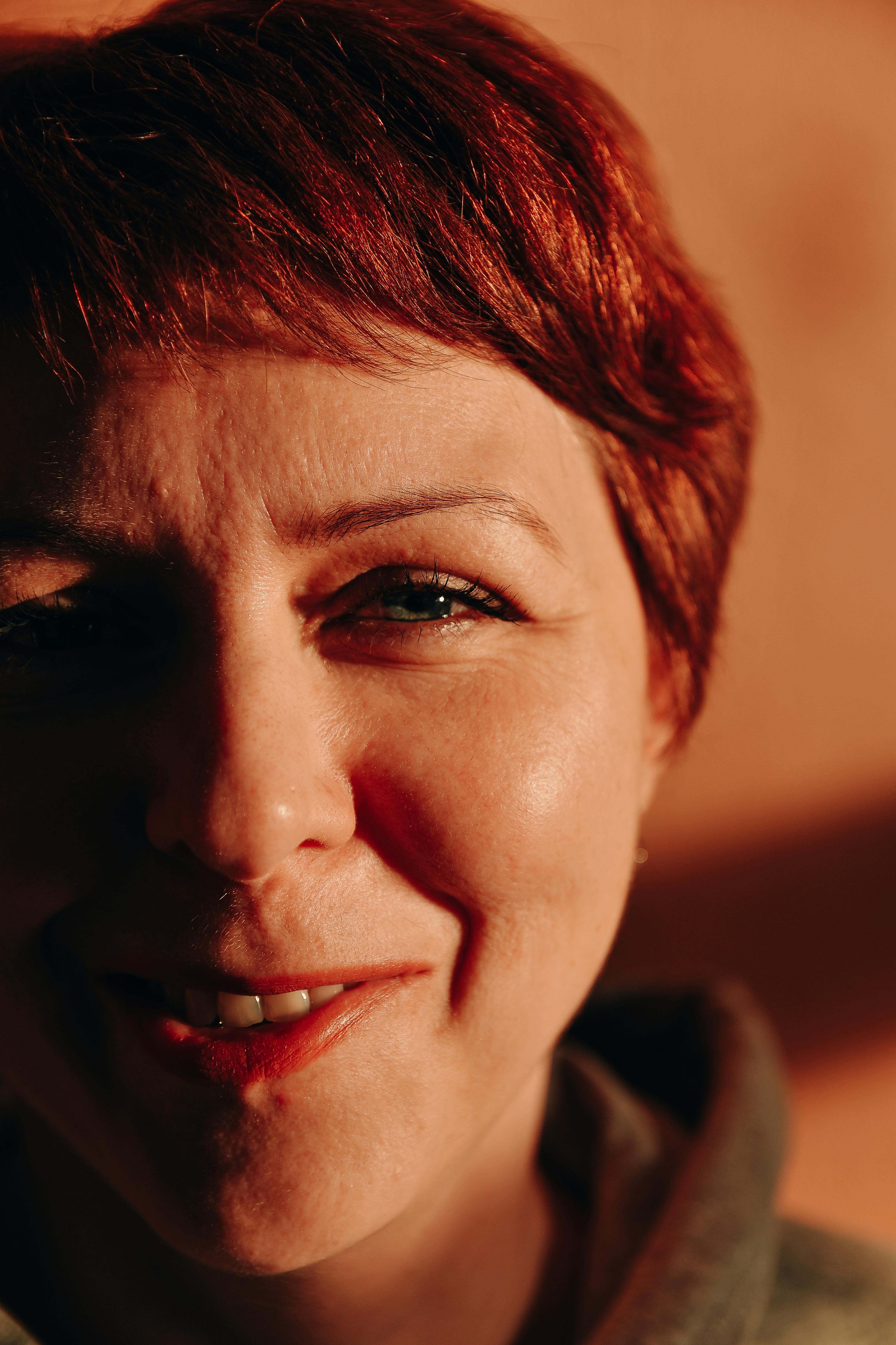 Nicole Irving advisor portrait